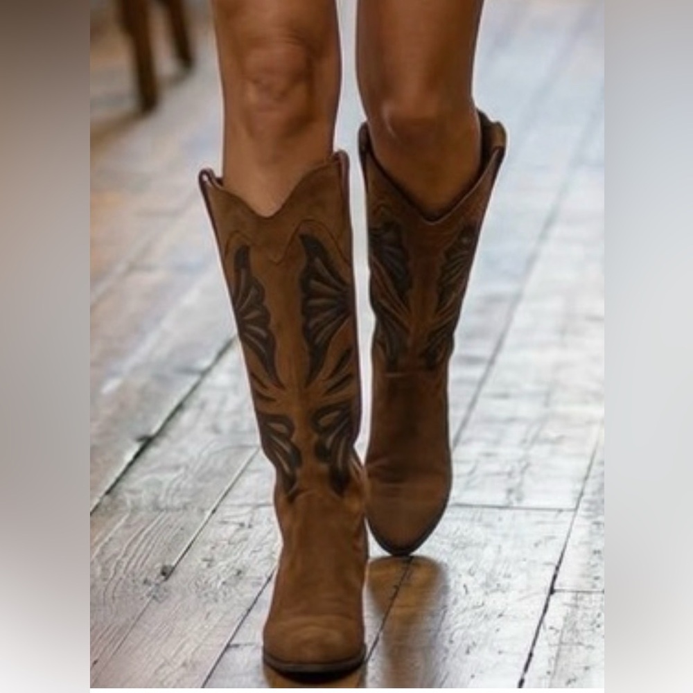 Suede Western Boots Brown and Black 
size 6.5 NWOT
